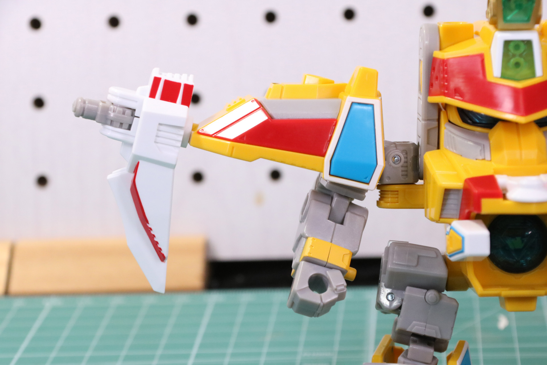 左肩部には「YC」のマーク