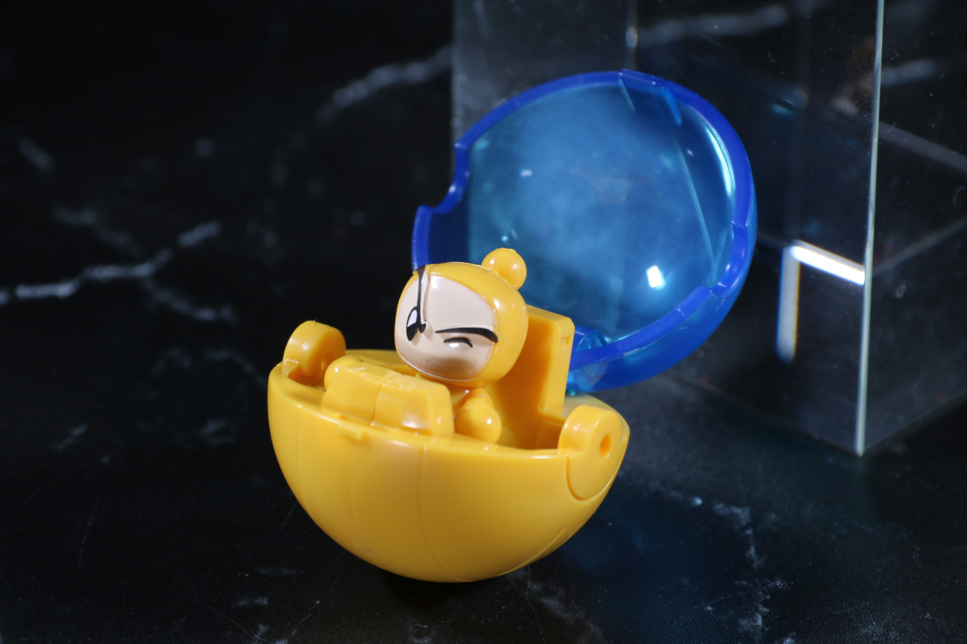 ビーダカプセルにきいろボンを搭乗