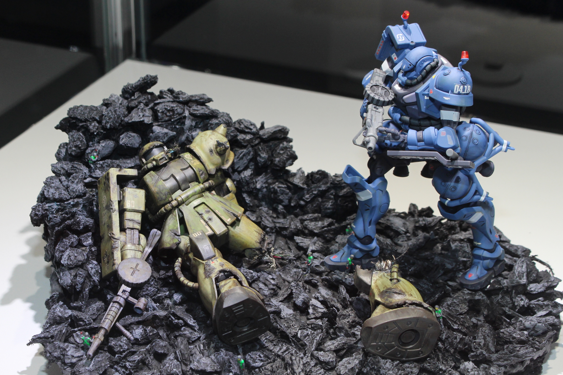 「向こう側」から残されたもの／うな10／HG 1/144 軍警ザク他