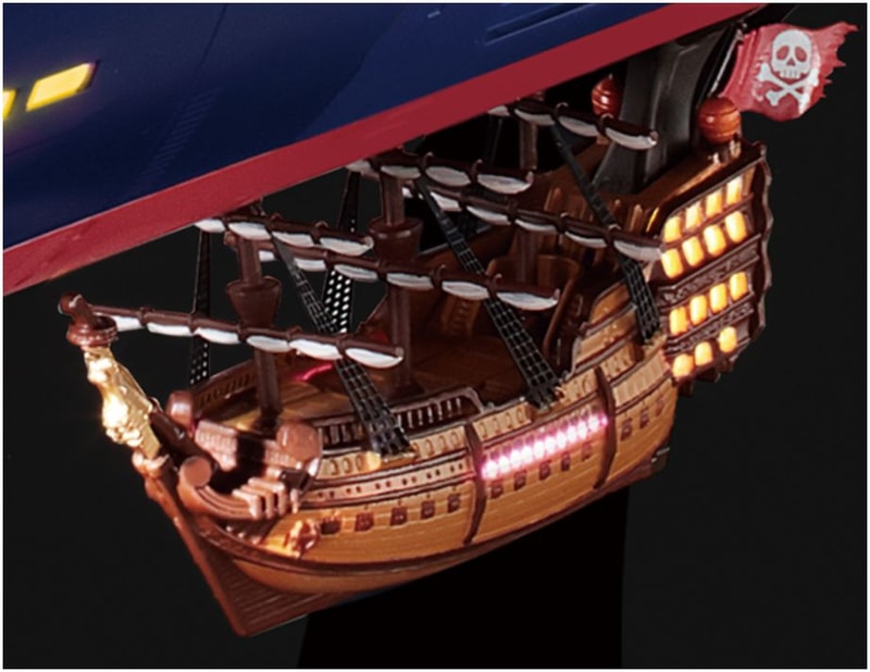 左右舷側のレーザー砲は発射音と連動して輝く