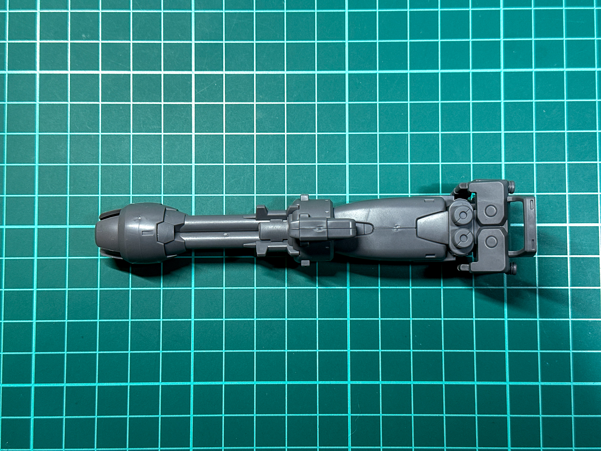 完成した「ブラックホール・キャノン」。センサー部分のみシールによる色分けです。