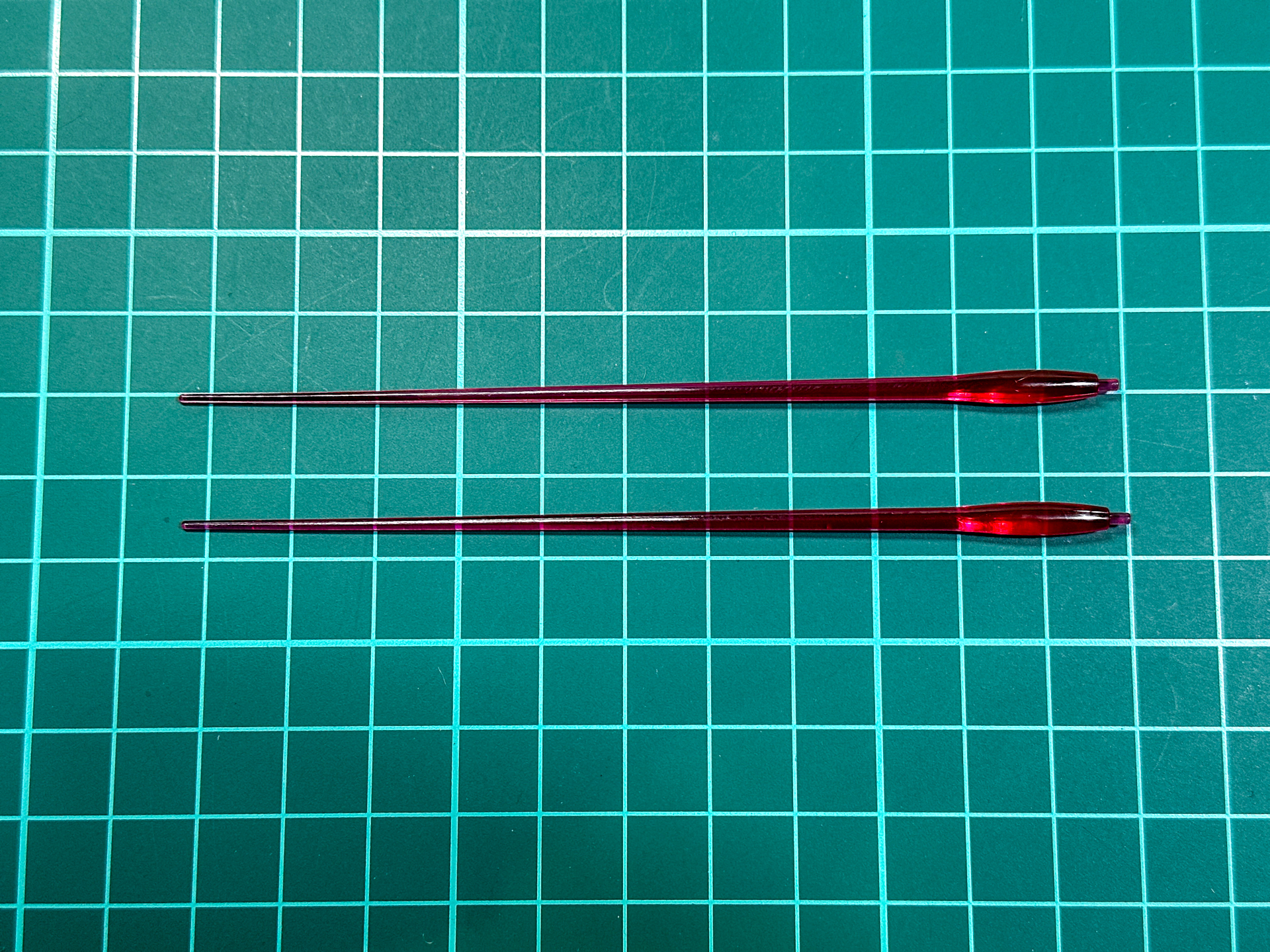 「ロシュセイバー」のサーベルエフェクトはクリアピンクのパーツが付属します。