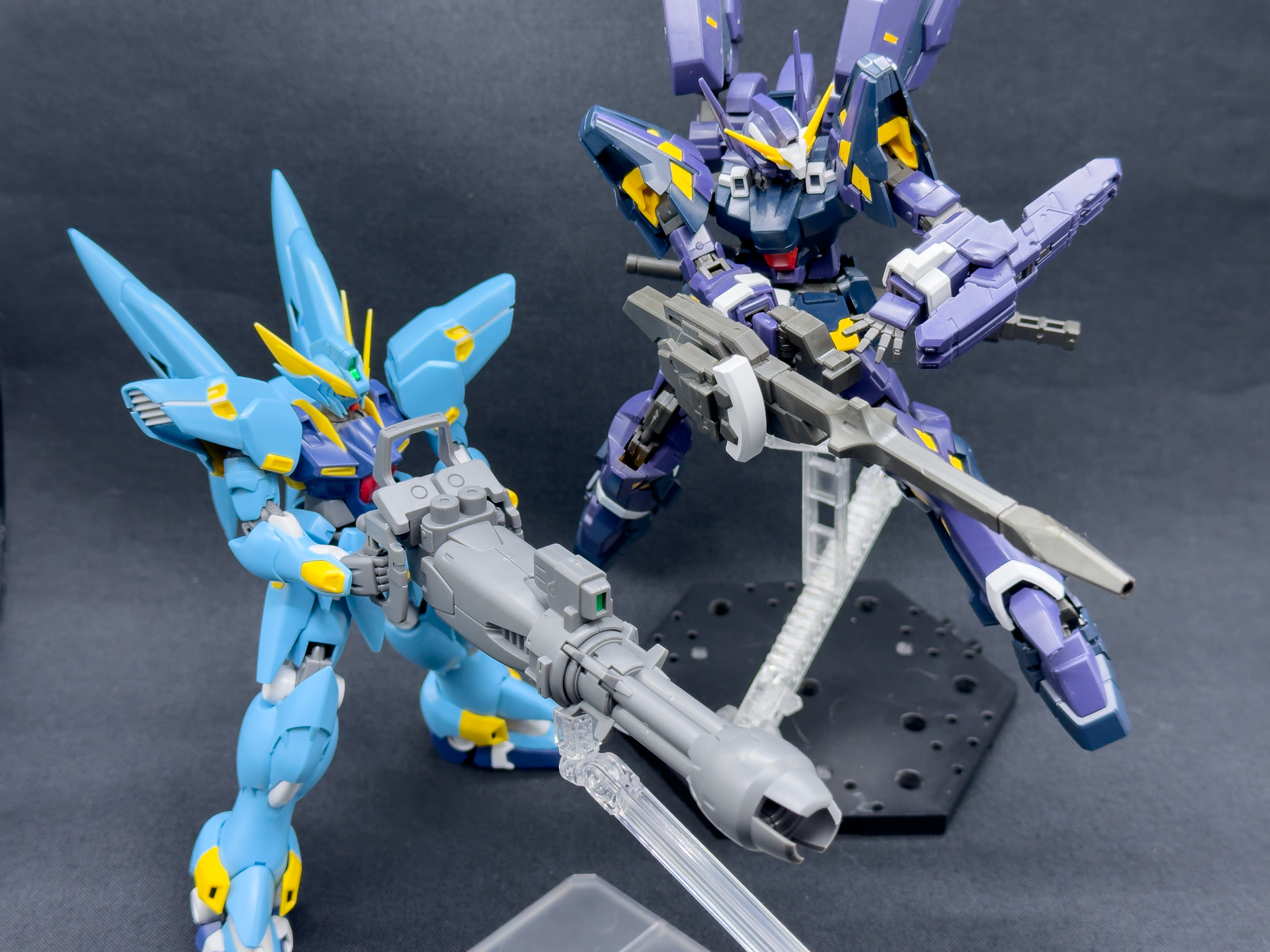 互いの大型武装であるグラビトン・ライフルとブラックホール・キャノンを装備してみました。機体の進化を感じることができます。