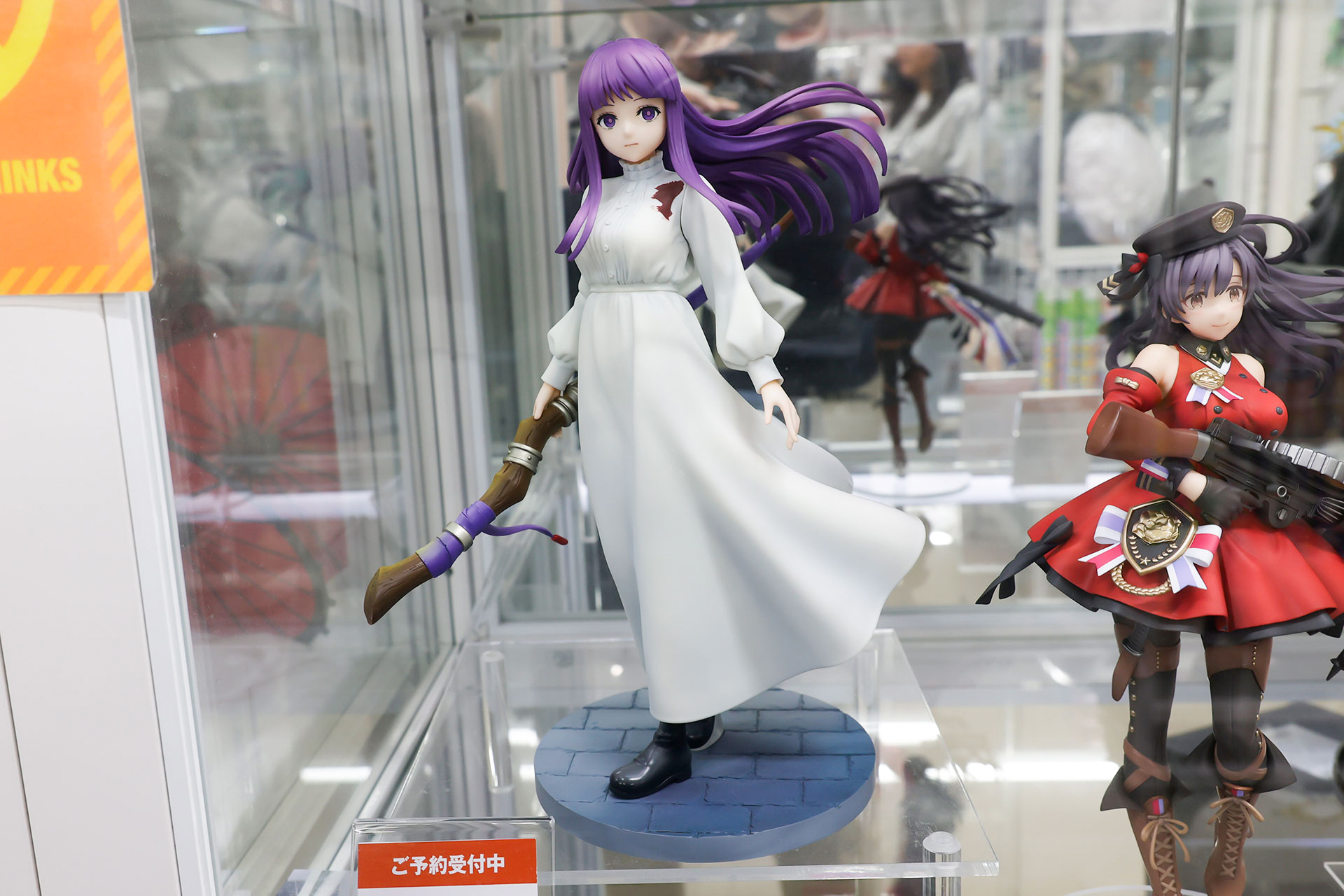 フィギュアの素材はPVCとABSで、全高は約245mmだ