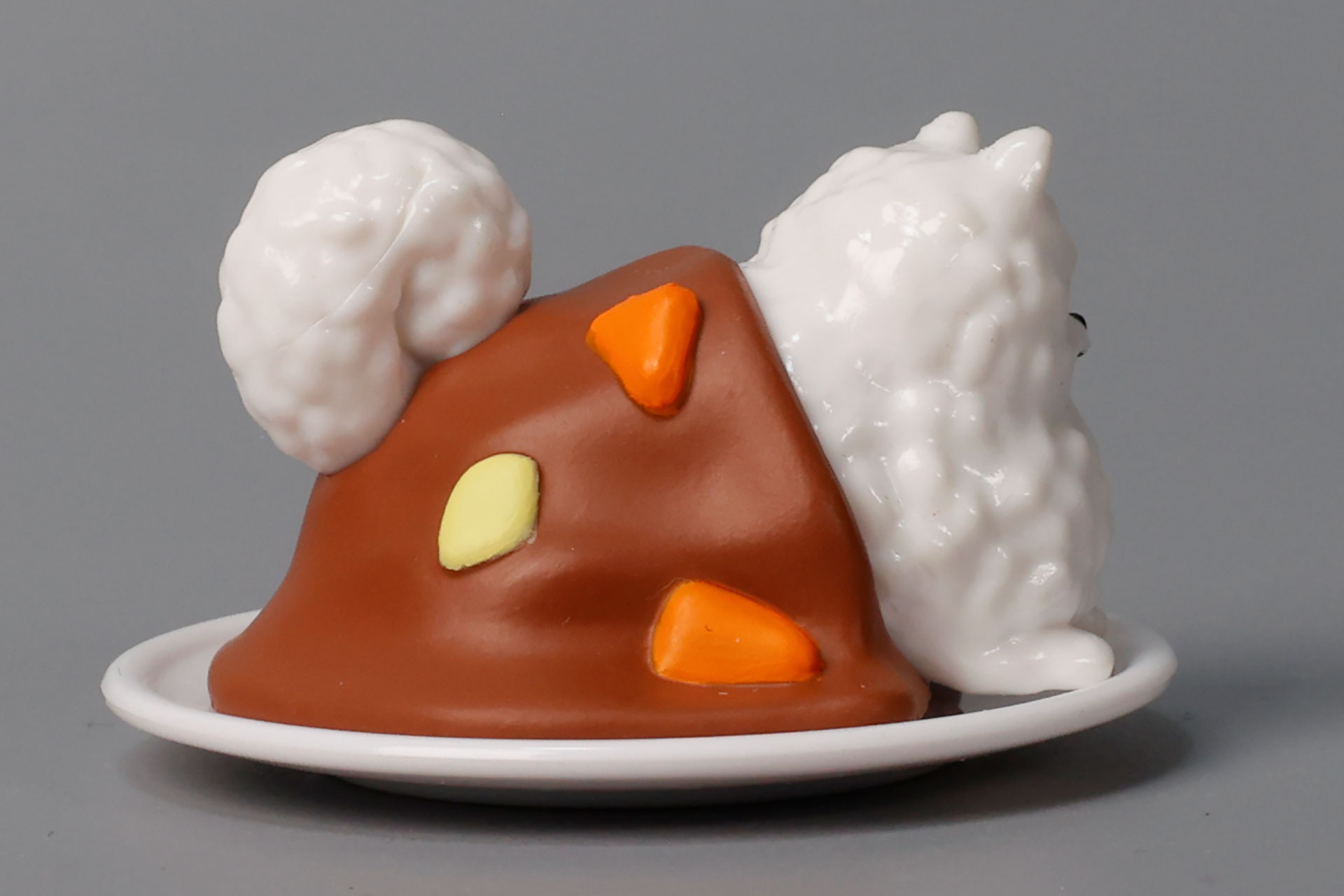 角度によってはちょっと変わった盛り付けのカレーに見える！？