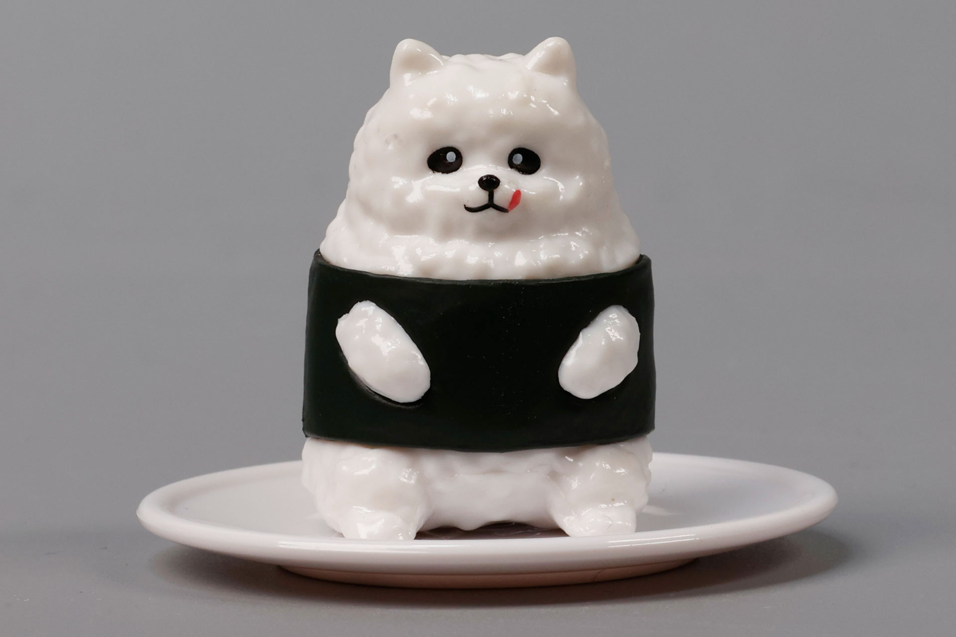 おむすびとしてはやや縦長だ