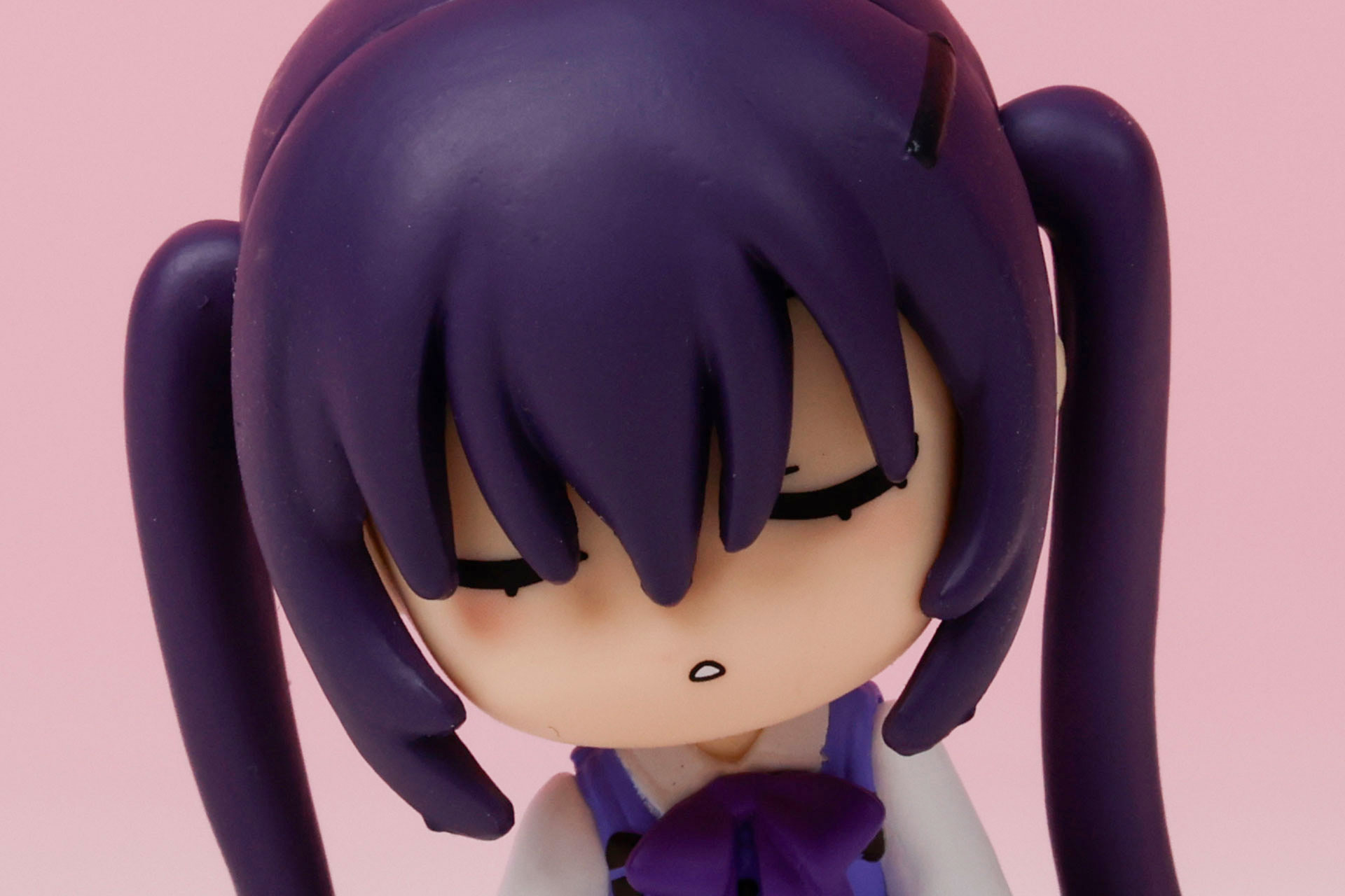 少しだけ口を開けている