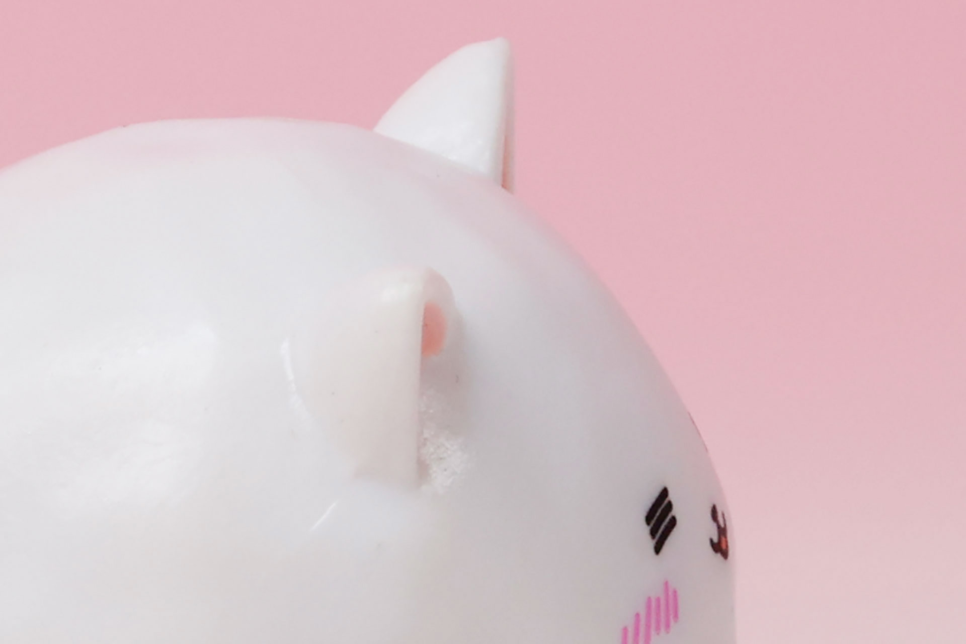 球体のように丸みを帯びている