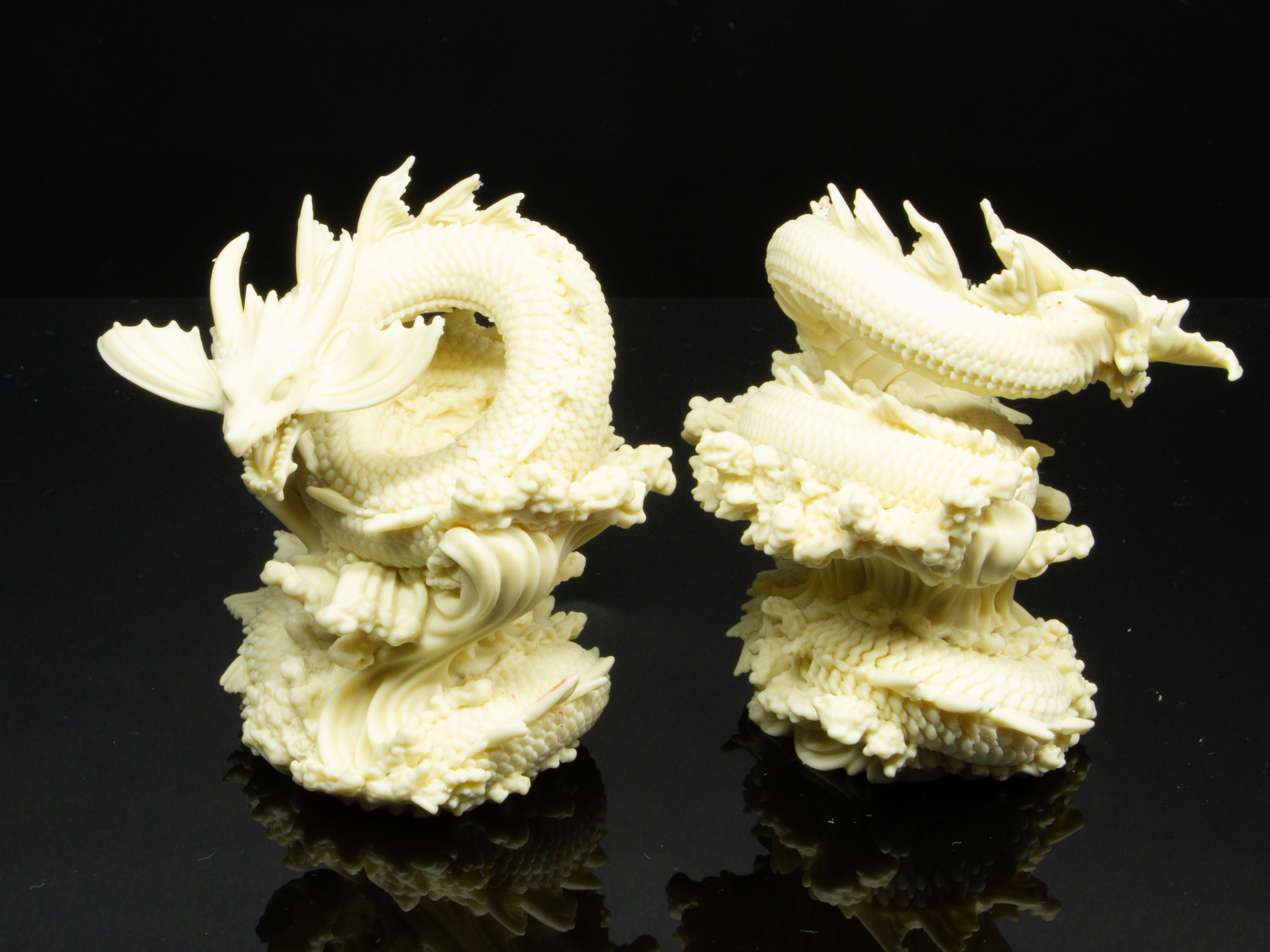 組んだ状態の前後を見て、どの部分に陰影を付けたらいいかを確認