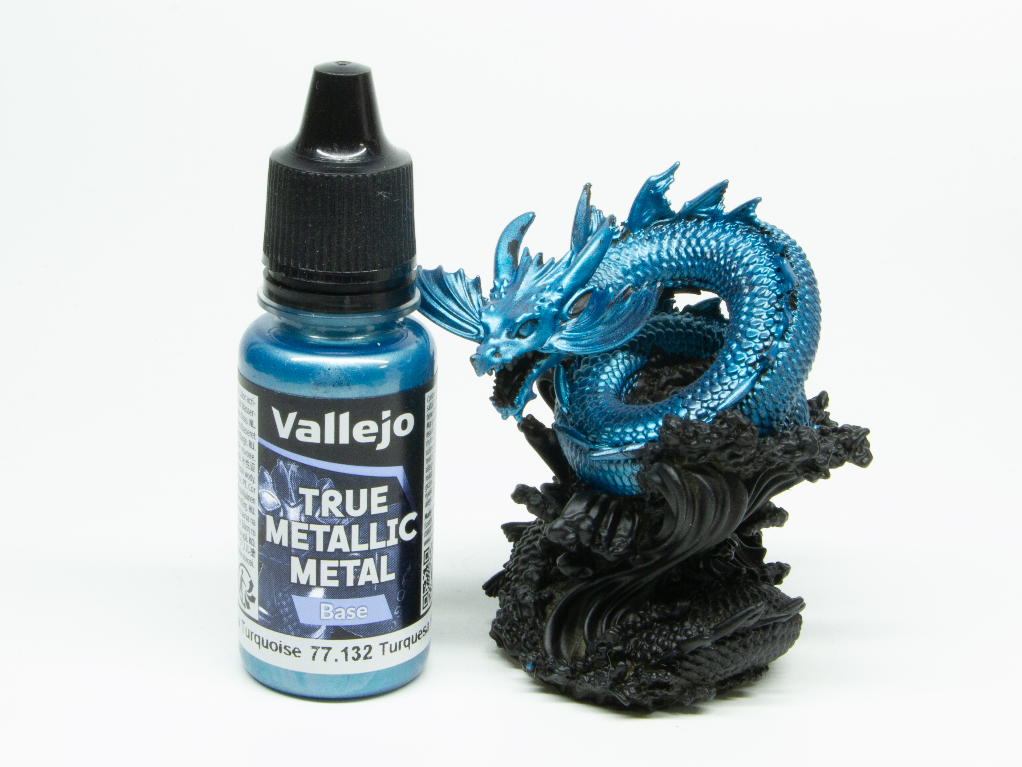 ベース色を塗る