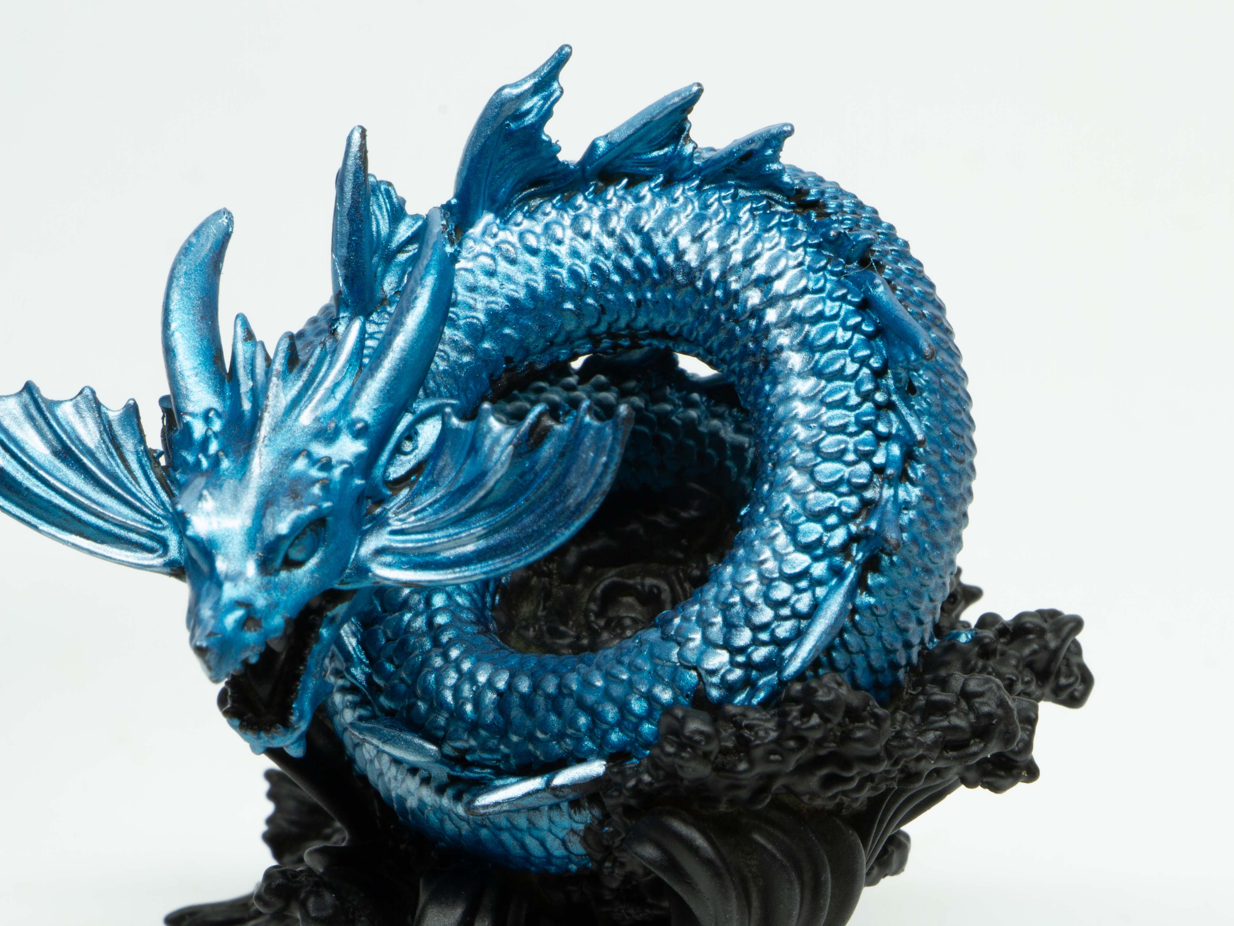 ベース色を塗る