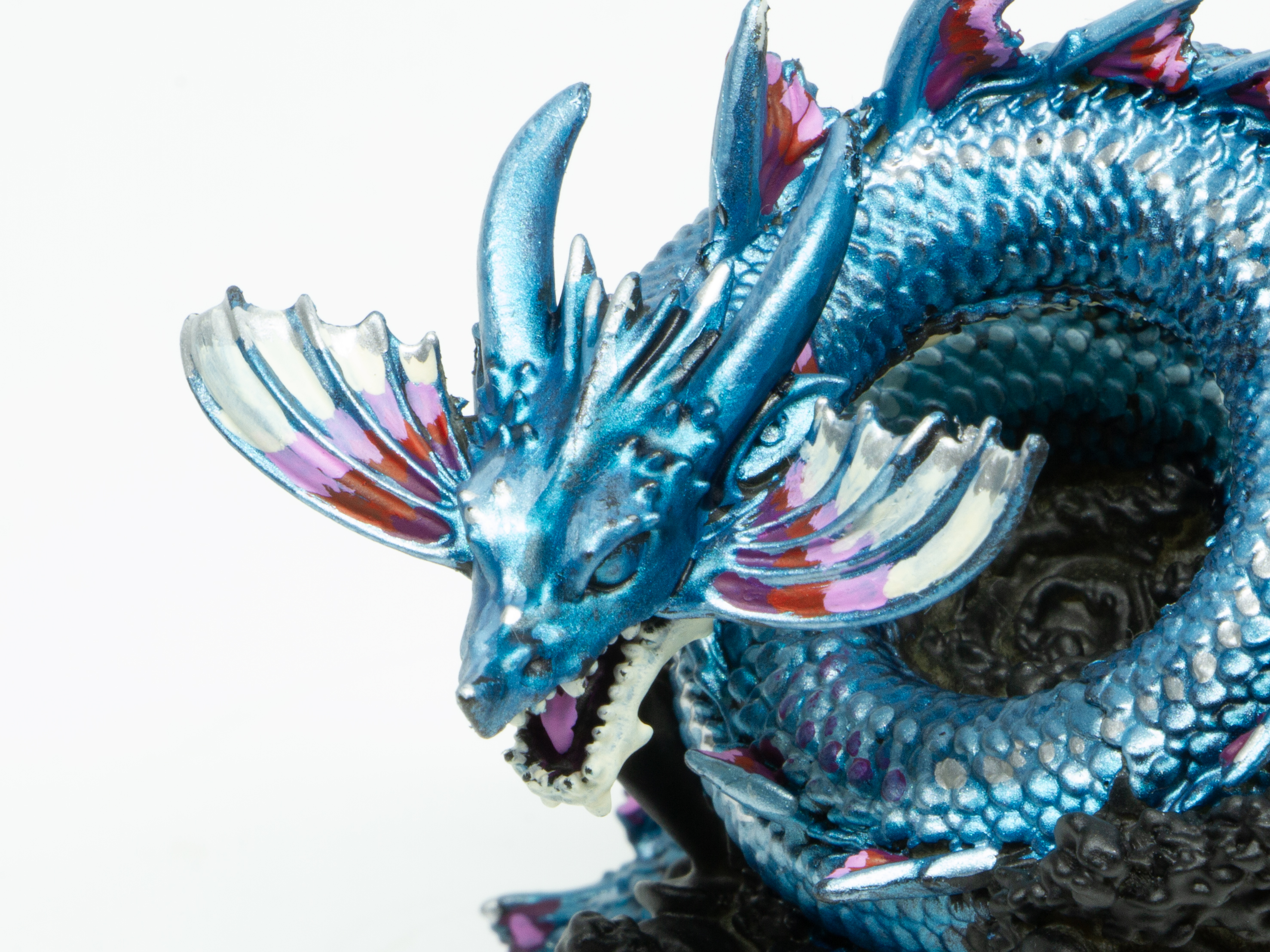 シルバーを塗ってヒレは完成