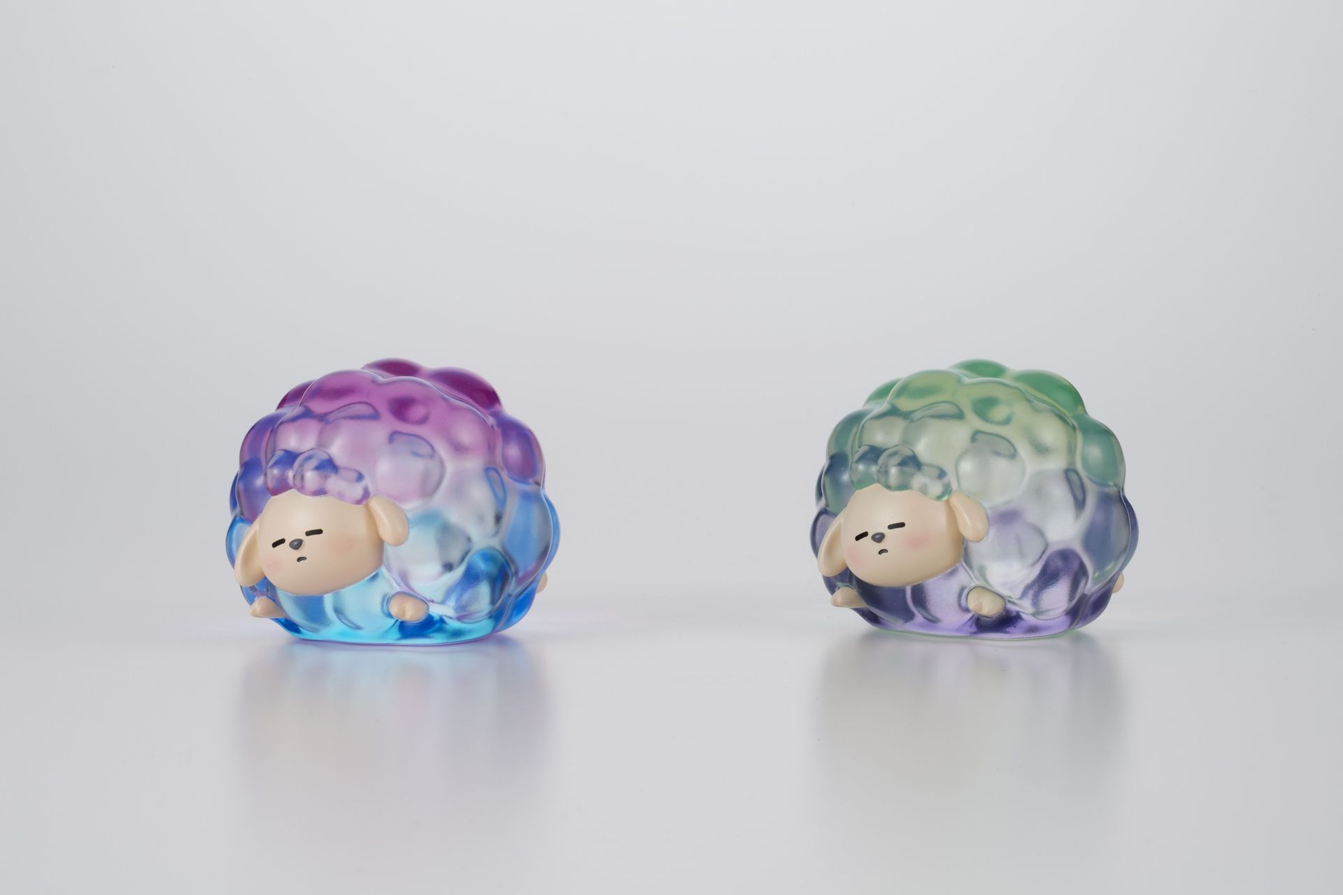 （左）おねむりB/（右）おねむりA