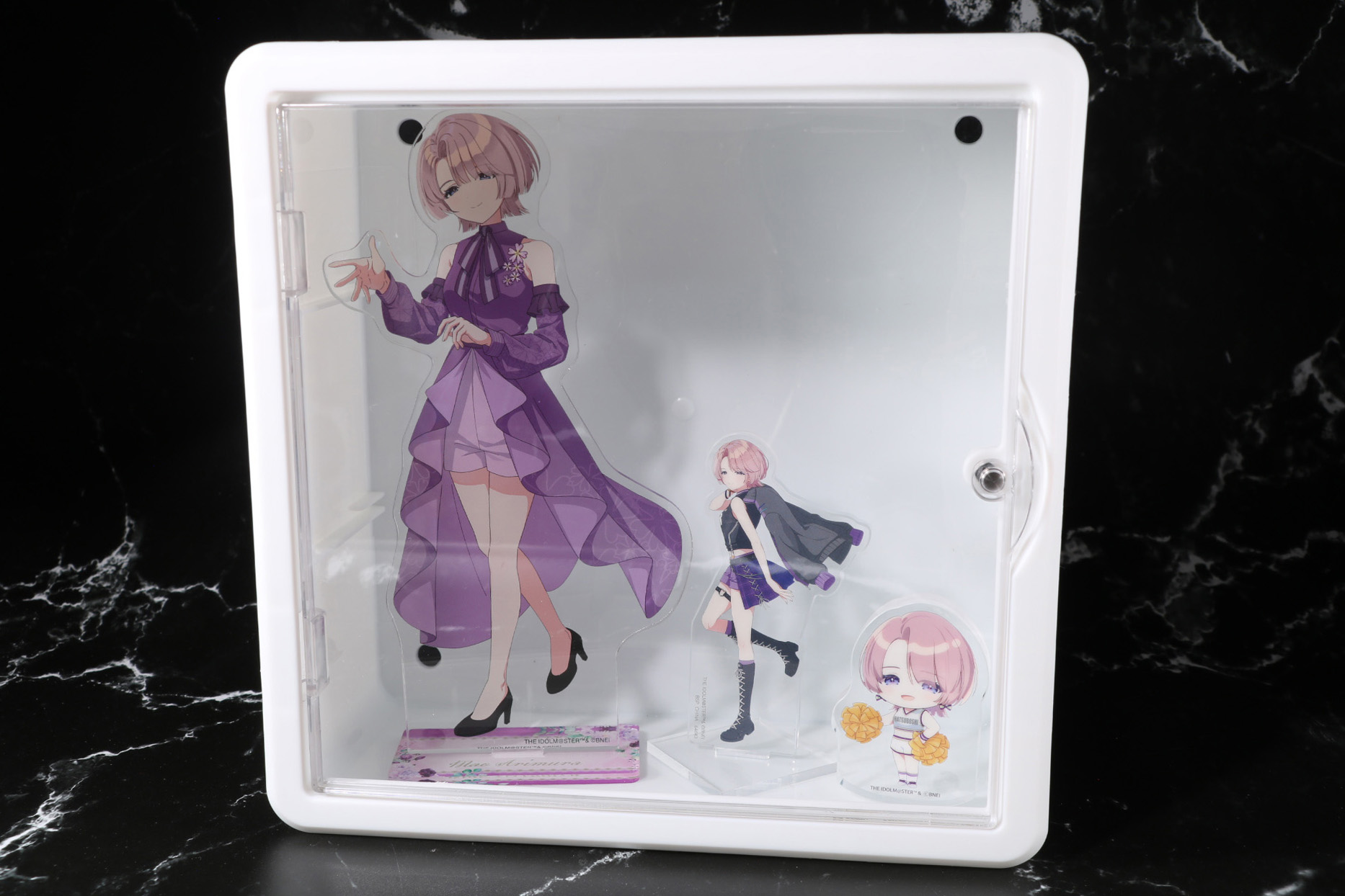 大きめのアクリルスタンドを入れることが可能<br />※「学園アイドルマスター アクリルスタンド/有村麻央」