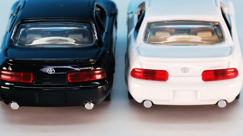 リアにはトヨタと“SOARER”のロゴをプリントしています