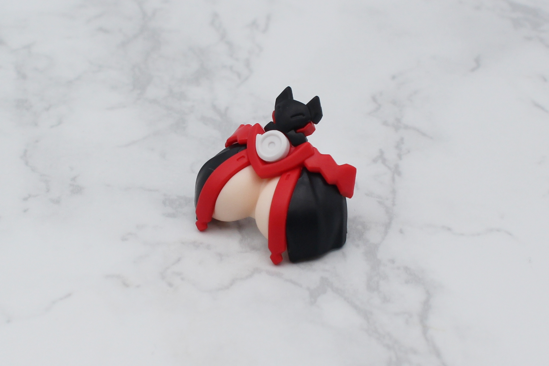 飾りのパーツを取り付ける