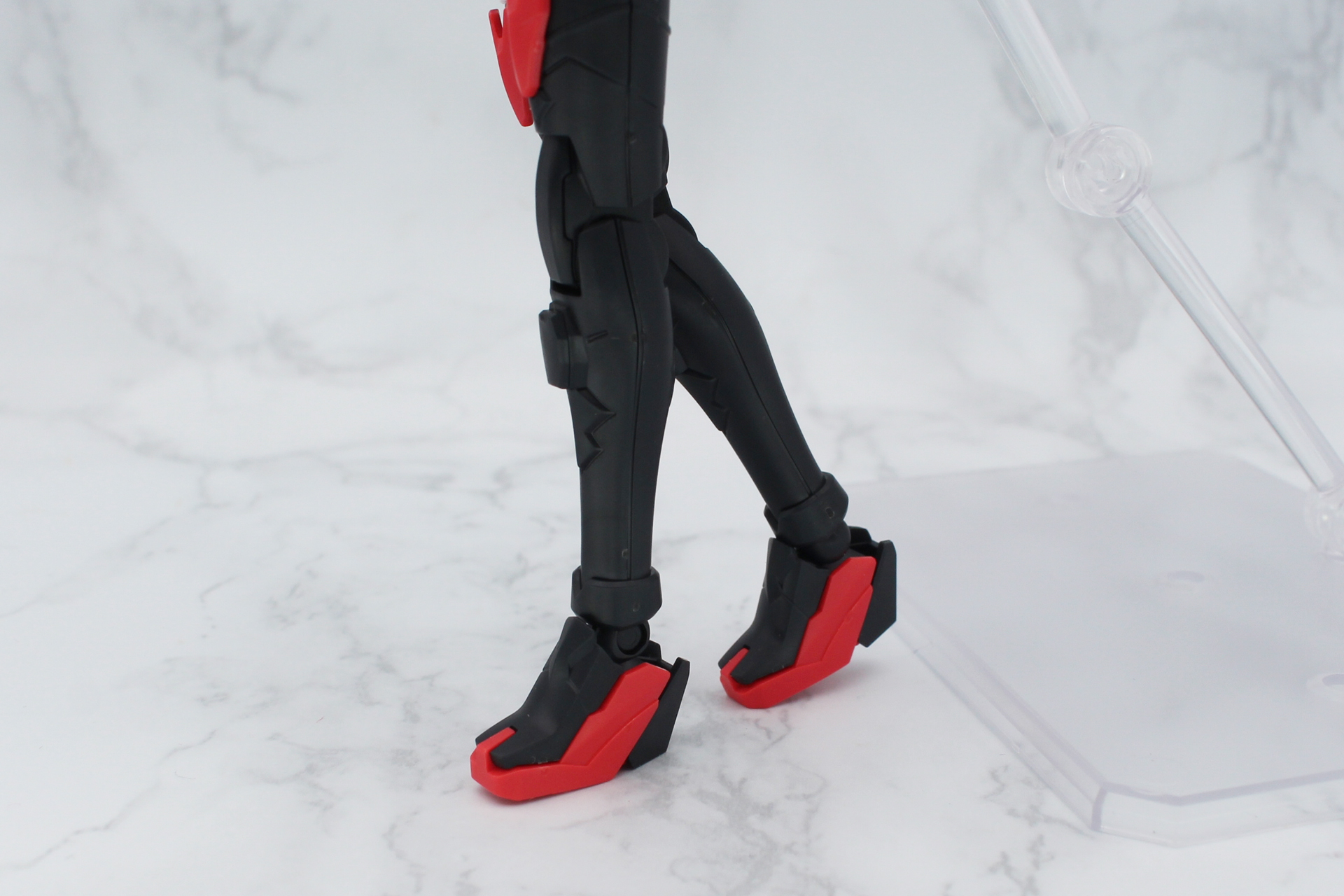 ブーツは新規造形のもの。ヒールではないが少し高い設計