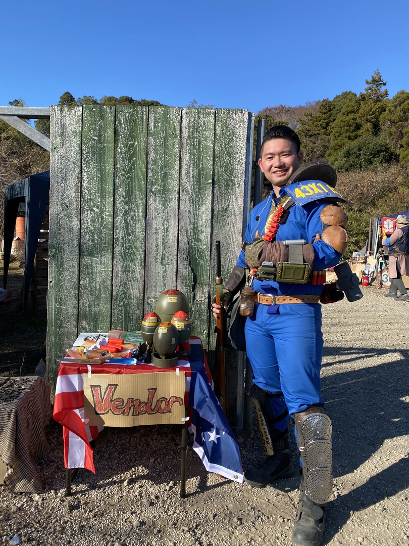 テルミ氏。グッズは3Dプリンターで自作したものだそうだ。他のFallout系参加者にもお願いして写真を撮らせてもらえばよかった