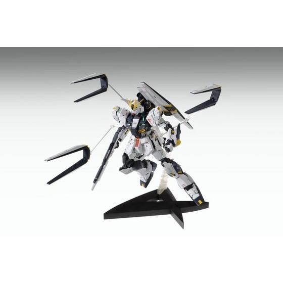 超絶ディテールのνガンダムとフィン・ファンネルのアクションが楽しめるキット！