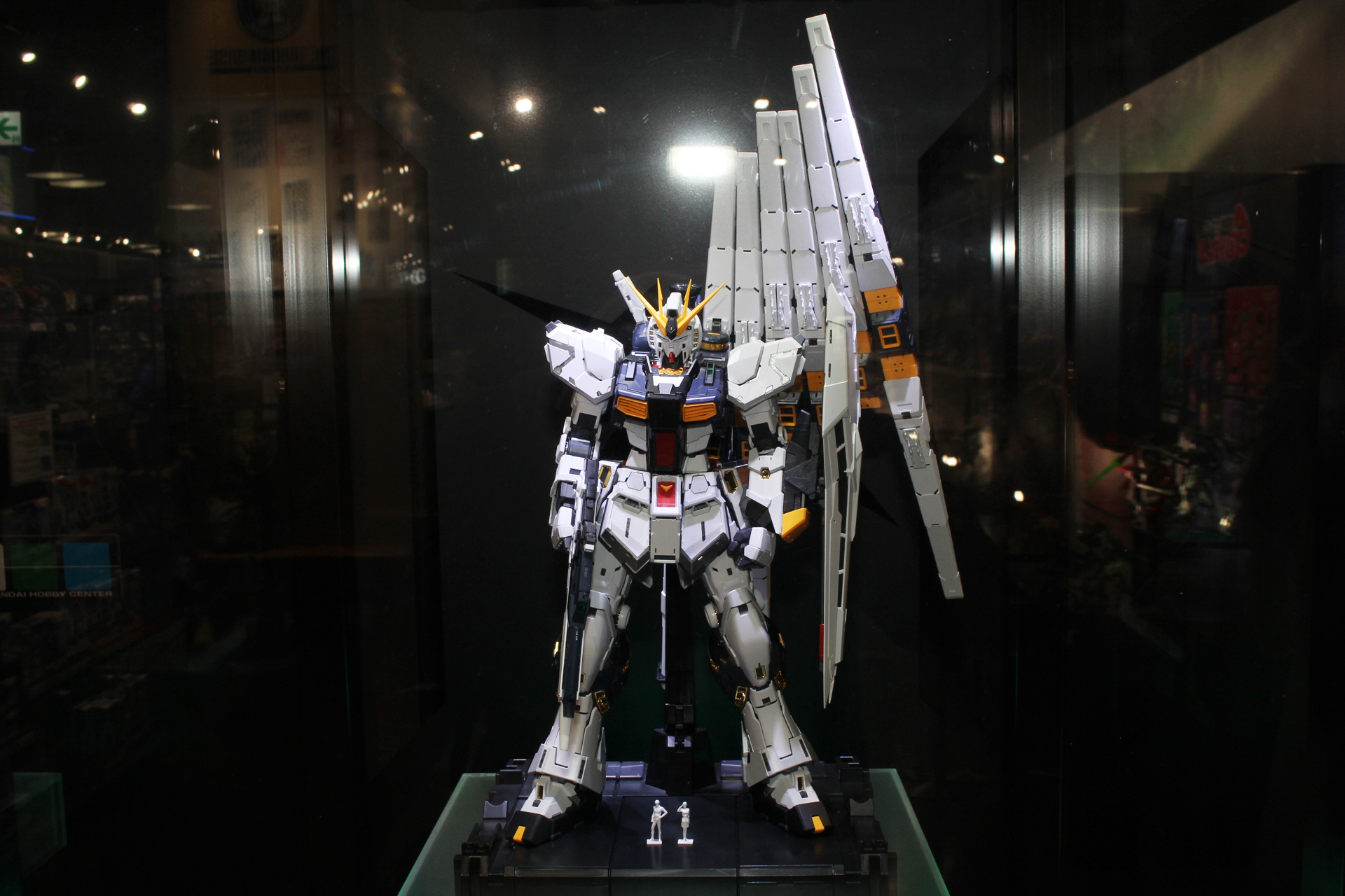 「PERFECT GRADE UNLEASHED 1/60 νガンダム」。2026年1月発売予定。価格は66,000円