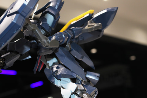 特別企画】「HG 1/144 ガンダムザガン」発売中！ 厚い装甲に包まれた