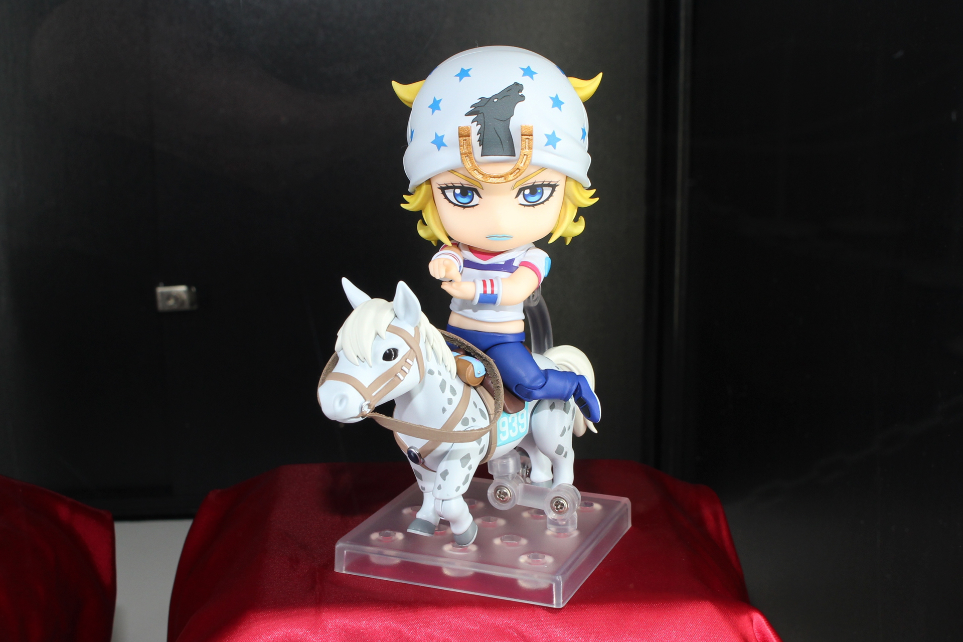「ねんどろいど ジョニィ・ジョースター DX」。こちらはジョニィとスローダンサーのセットだ。発売日、価格は未定