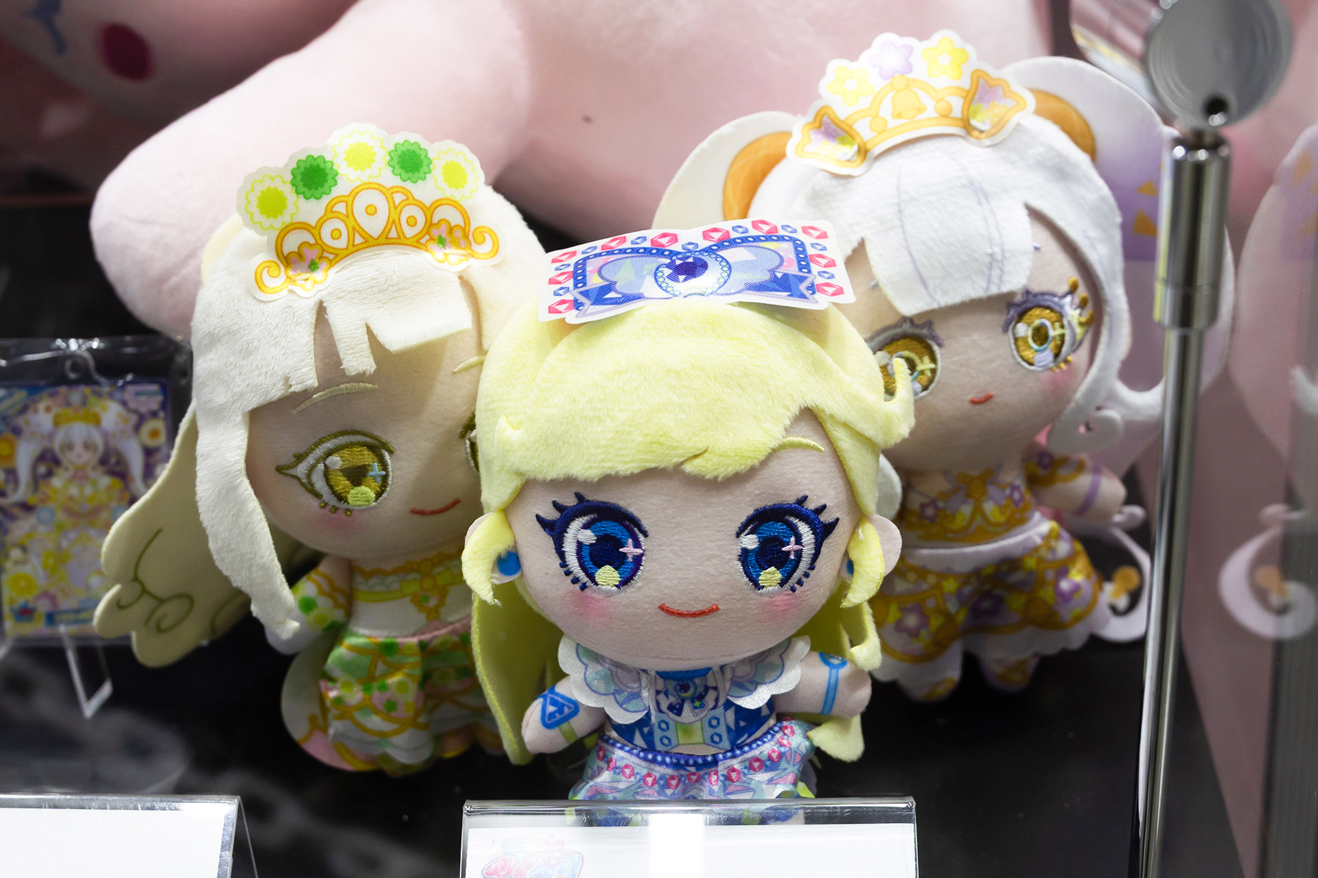 ナムコ限定のプライズ商品の「ひみつのアイプリ でふぉめぬいぐるみ マスコットVol.2 バズりウムコレクション」