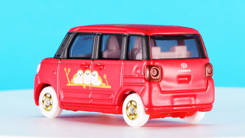 ドア部に集まって「シマエナガだんご」に！かわいい！