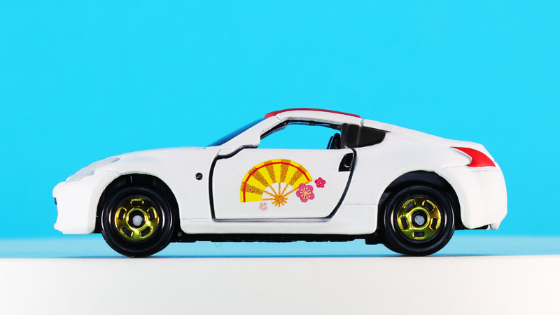 サイズ：W32.3×H23.8×D73.7mm