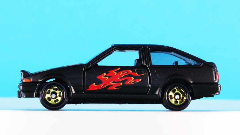 サイズ：W28×H26×D72mm