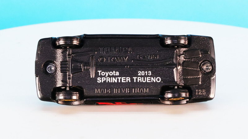 俊足FRを体現するメカニズムを表すシャーシ