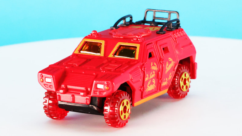 つや消しレッドとごつごつしたボディのディテールが蟹の殻をイメージさせます