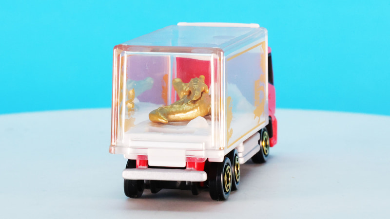 荷台のクリアーパーツの側面にはわにや“鰐”の漢字、植物のグラフィックもプリントされています