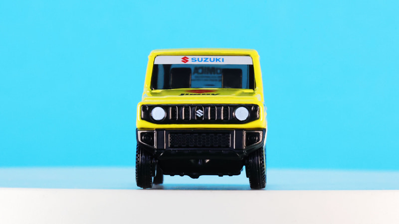 実車も大人気のジムニーをトミカ55周年の特別なデザインに！