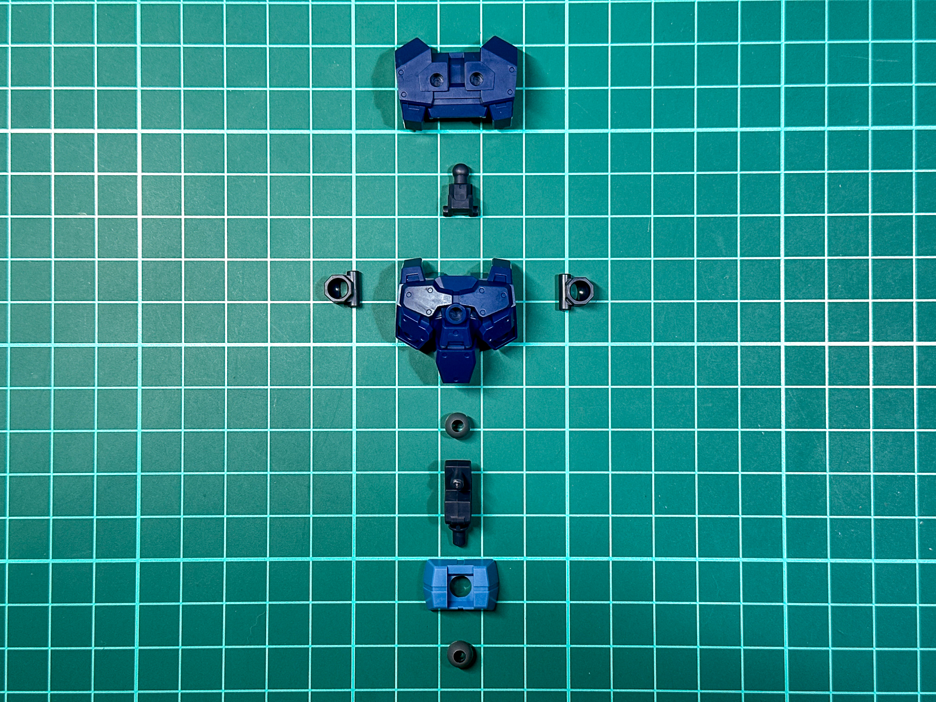 胴体内部の関節はアルトと共通構造です。