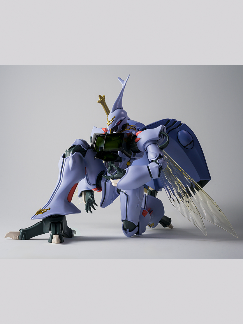 従来のROBOT魂＜SIDE AB＞同様にキャノピー開閉機構を搭載、立膝の印象的なポーズが再現可能。