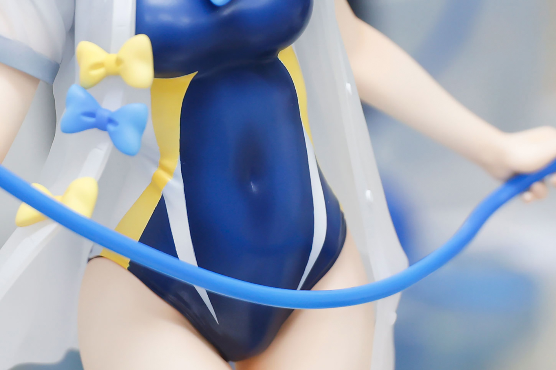 おへそのくぼみもよくわかる