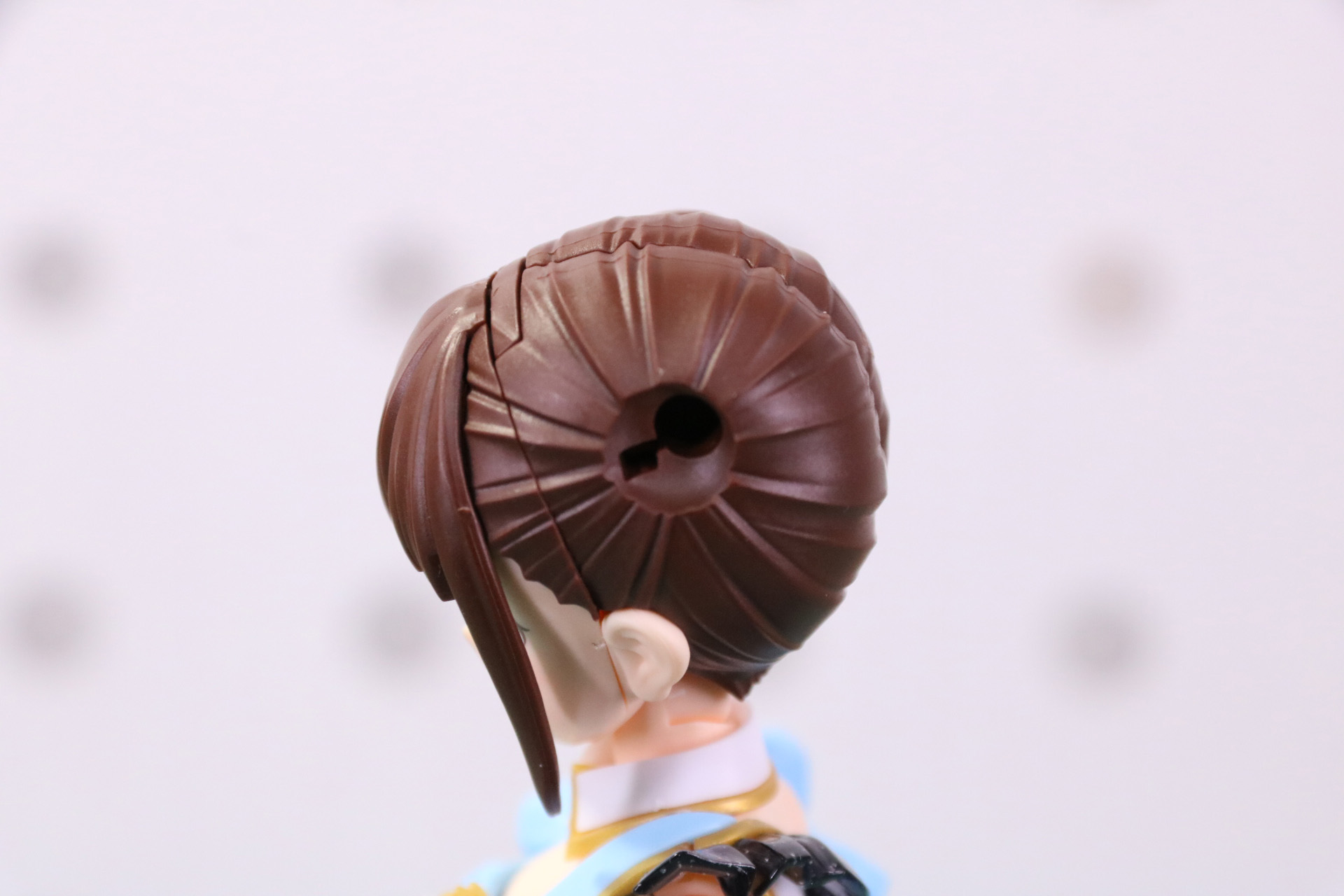 髪飾りなしのお団子パーツ。本体側に髪飾りを入れるスペースがあり、髪飾りもしっかりと固定することができる