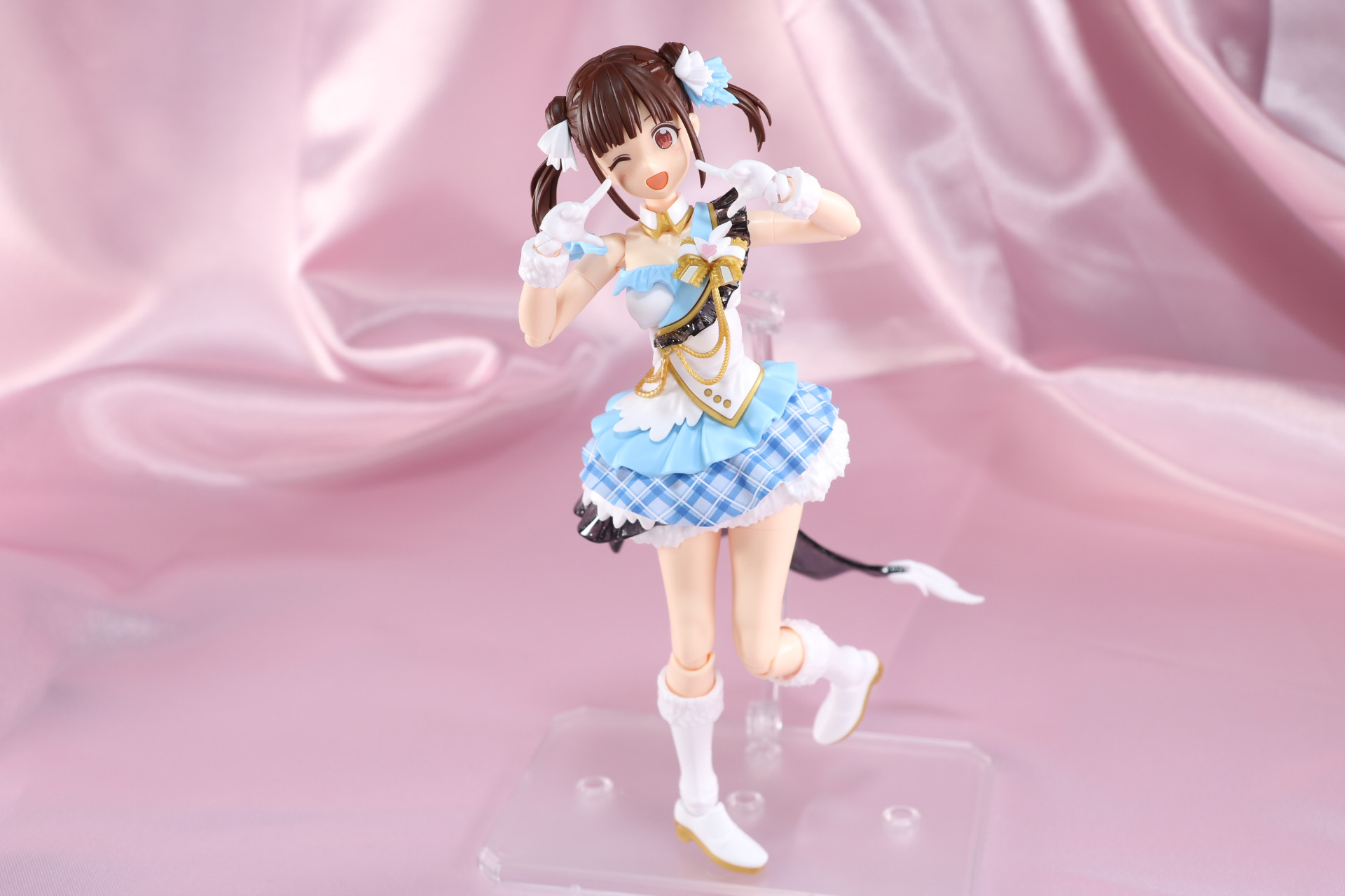 ステップを踏みながらアピール