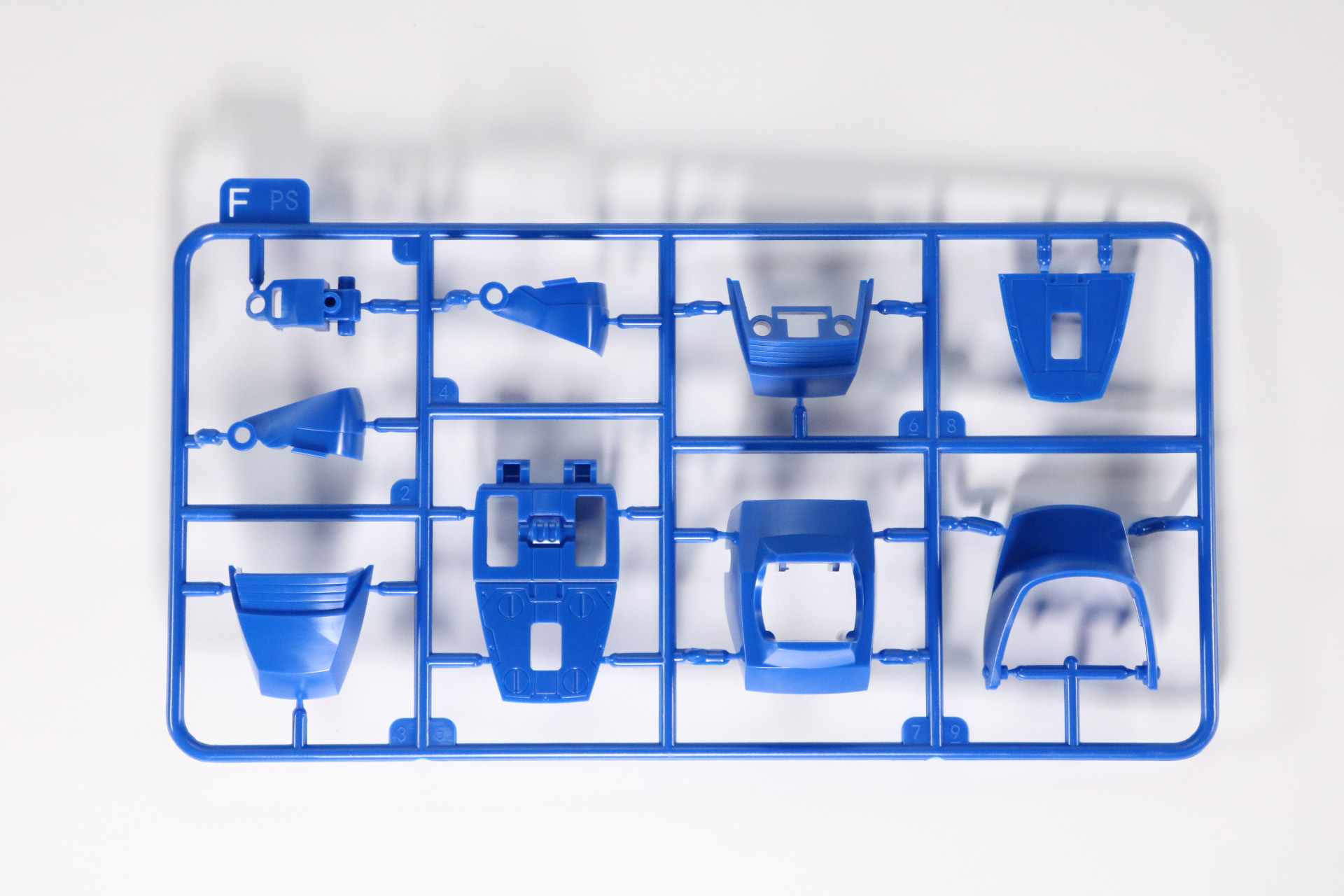 Eパーツ×2、Fパーツ×2