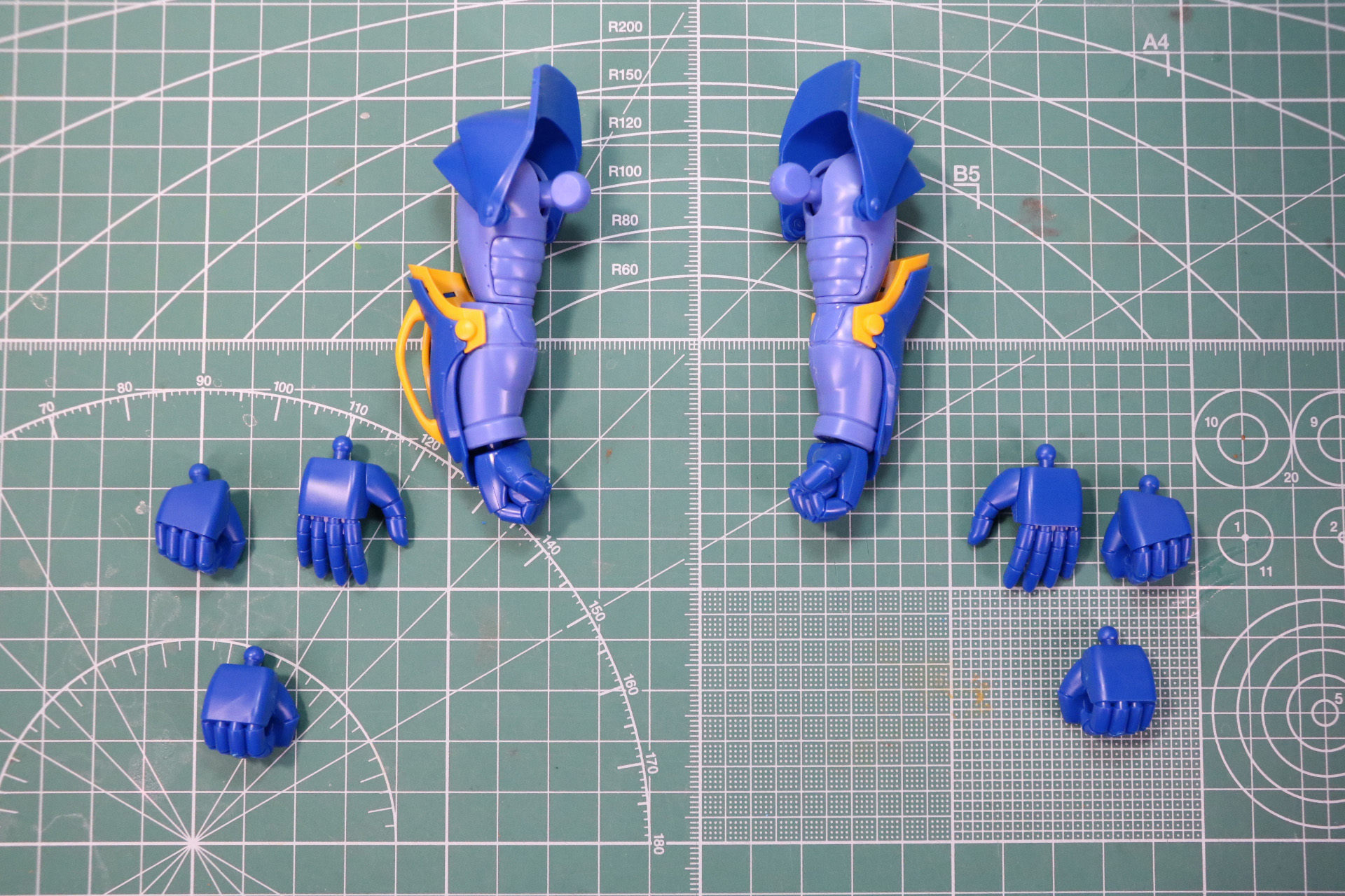 腕部の組み立て