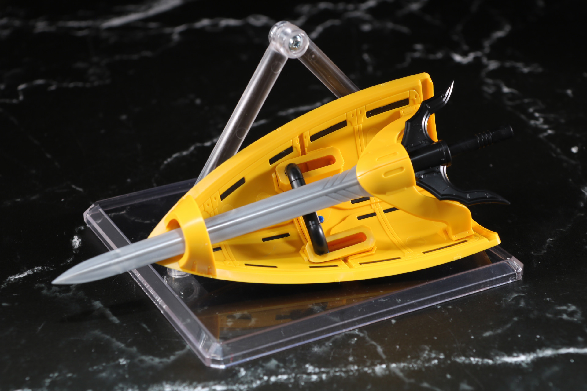 シールドの内側に回転剣をマウントすることが可能