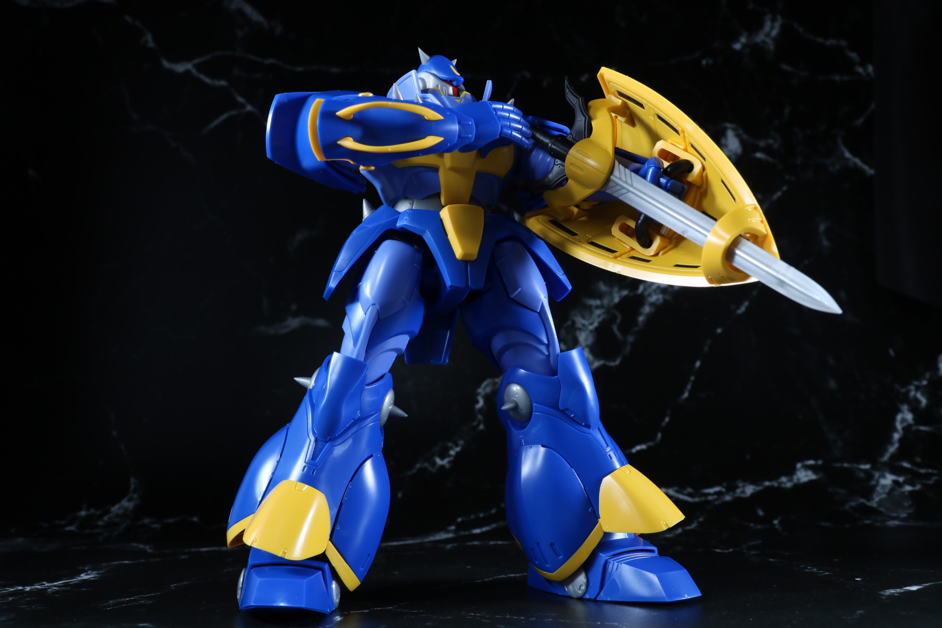 シールドに回転剣を収める