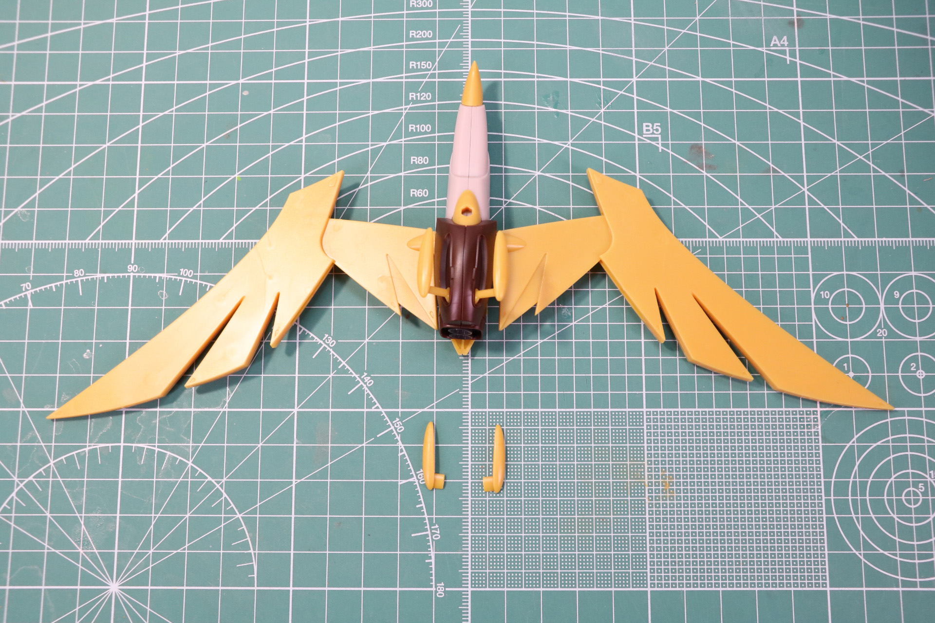 鉄鷲機の変形。ランディングギアパーツを差し替え