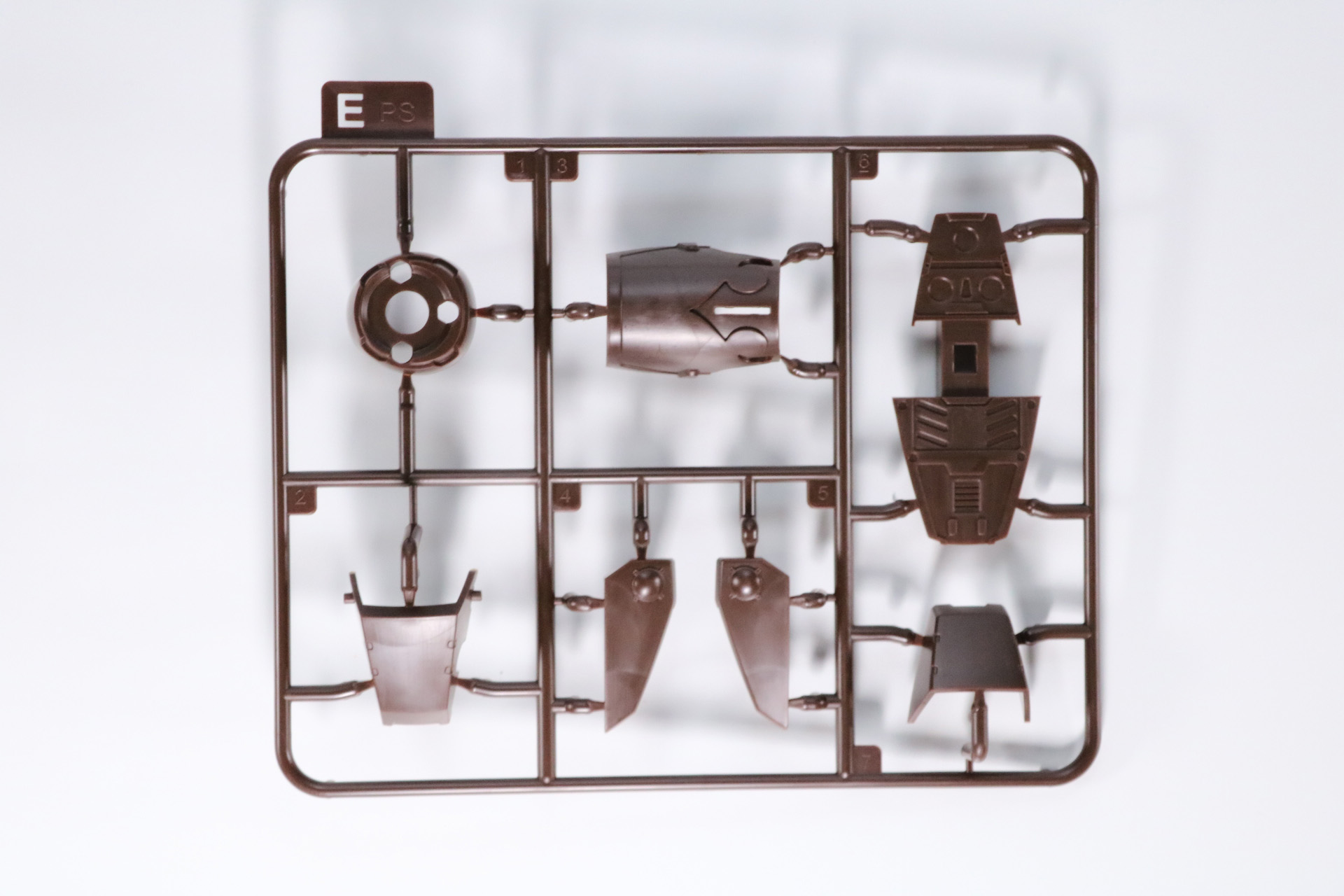 Eパーツ×2、Fパーツ×2