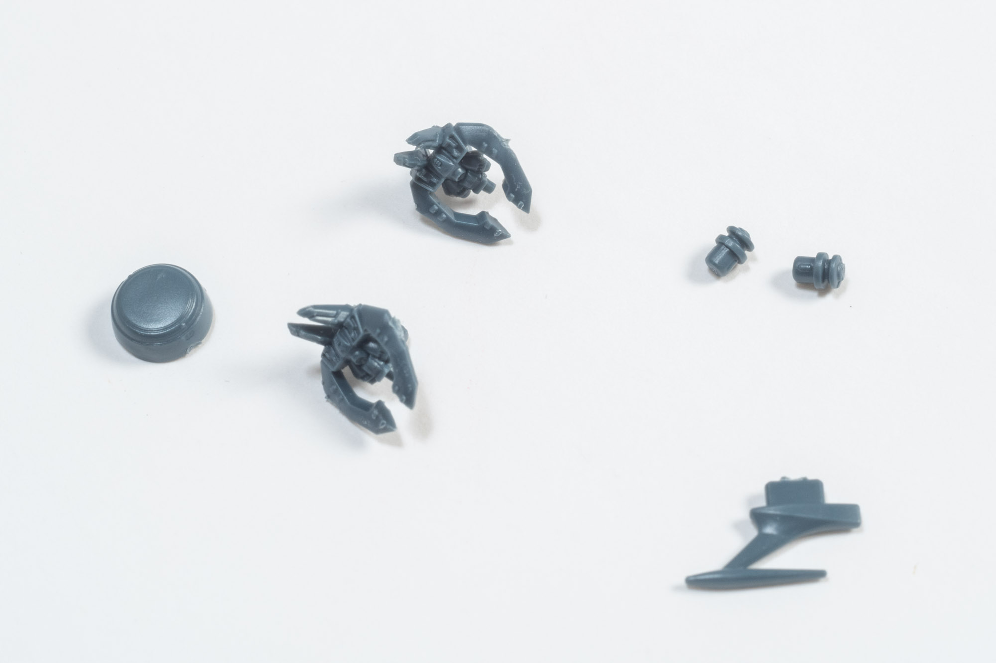 このキットで一番小さいパーツ類なので紛失注意！小さいが各箇所に彩を加える重要なパーツだ。