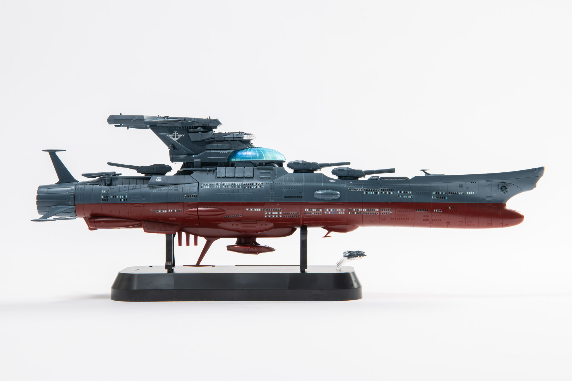 艦体にデカールを貼ることで一気に完成度が上がった。