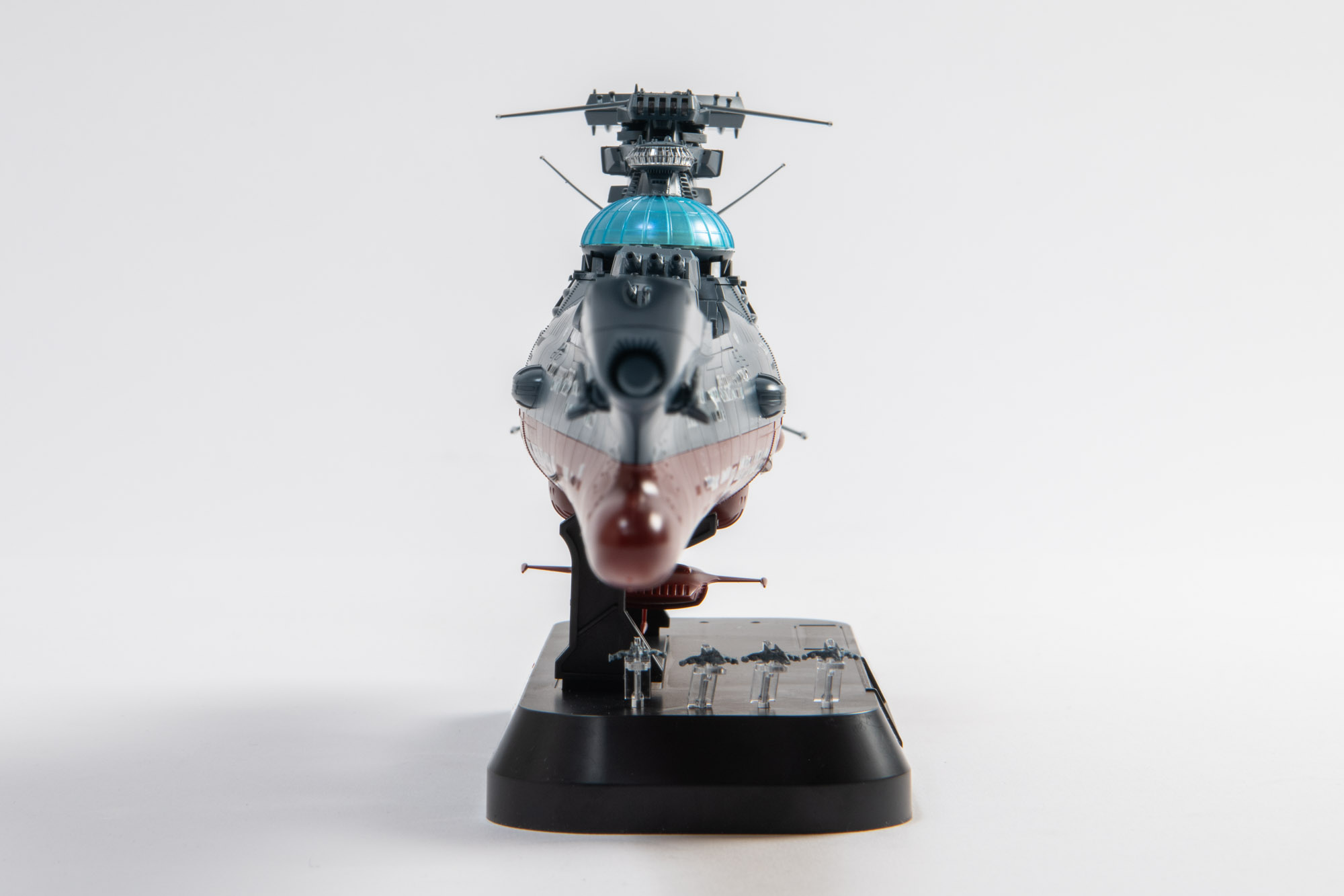 艦体にデカールを貼ることで一気に完成度が上がった。