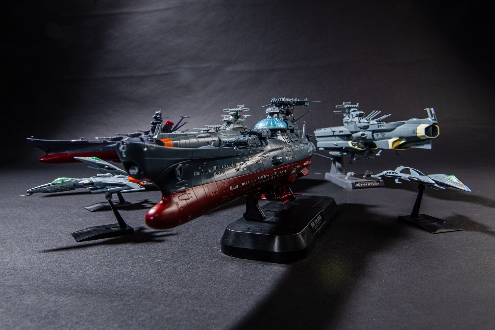 戦艦は銀河のほかに同シリーズの宇宙戦艦ヤマトとアスカ級、ヒュウガ。戦闘機はメカコレクションDXのコスモパイソンとコスモタイガーIIだ。
