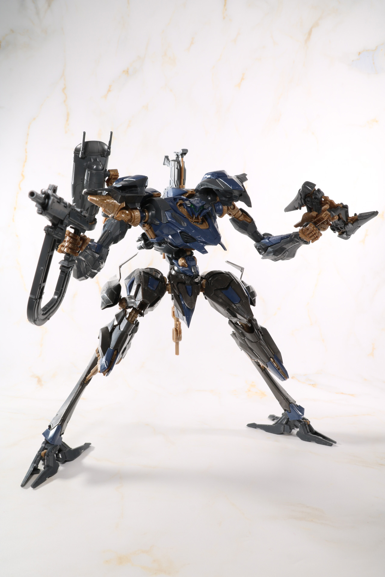 ディスプレイベースなしでもしっかりとポージングが可能